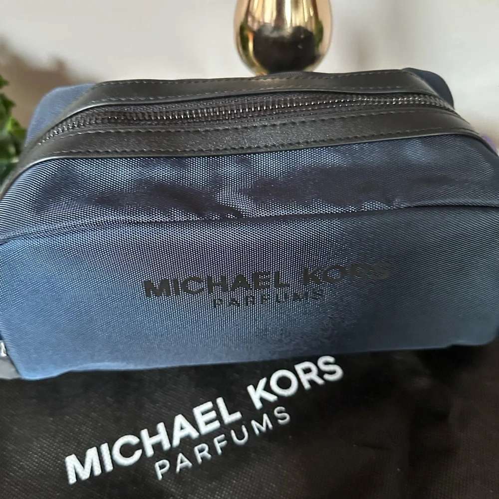 Michael Kors Navy and Black Men's Toiletry Kit - Picture 2 of 8